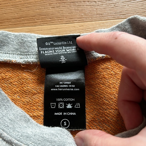 Disney Her Universe Star Wars Resistance Cropped Sweatshirt Crewneck - Picture 7 of 10